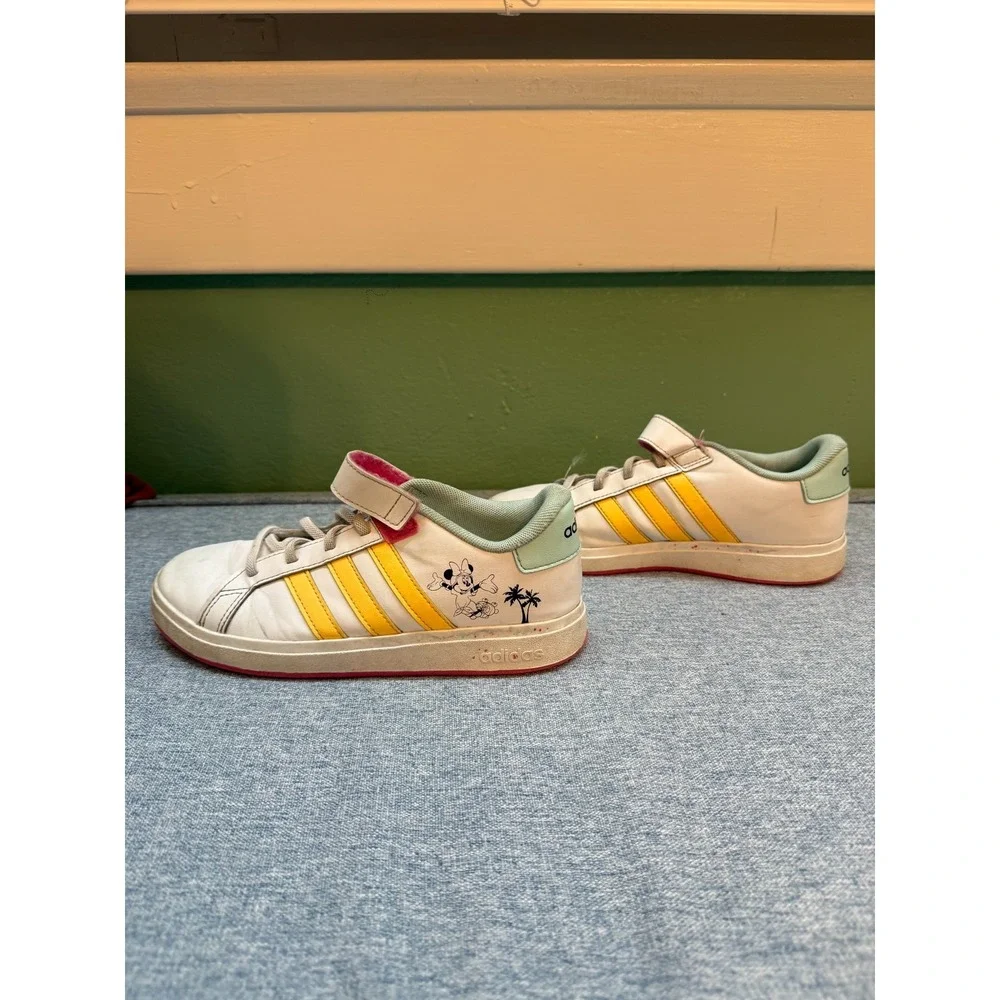 Adidas x Disney Grand Court Girls Size US 4 White Minnie Mouse Shoes Sneakers
